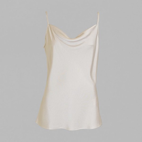 Calcina Top in figure-skimming fit