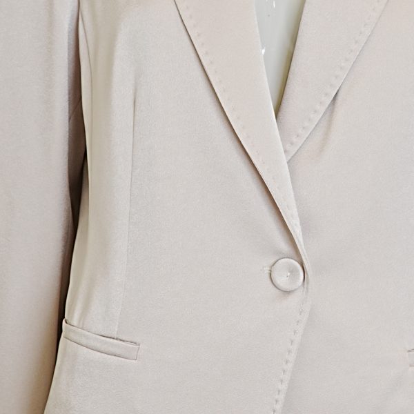 Carrara Blazer in princess seams - Image 3