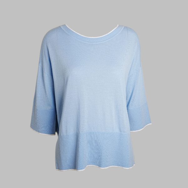 Lightweight knitted sweater
