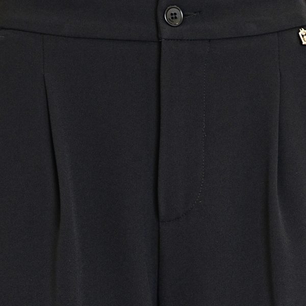 Pants with frontal button and zip - Image 4